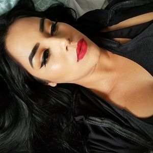 Meet your Posher, Mayela